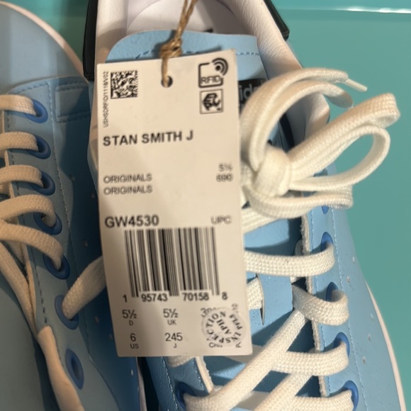 Adidas Disney Aladdin Prime Green tennis shoes - Picture 3 of 9